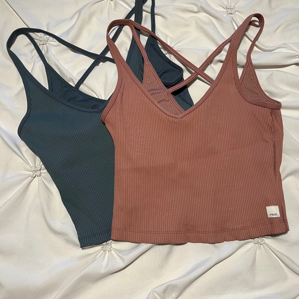 2 Vuori Ribbed Tanks with Built in Support Bra Size M